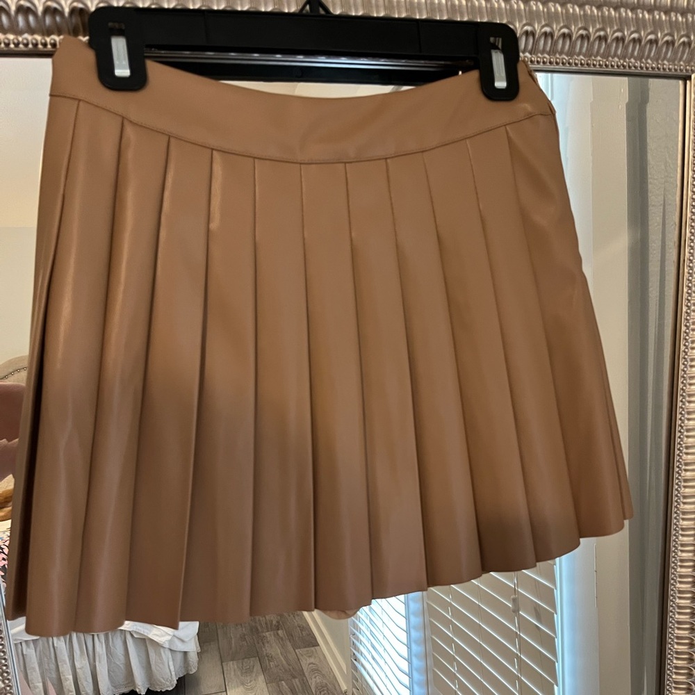 Hemline skort, NWT